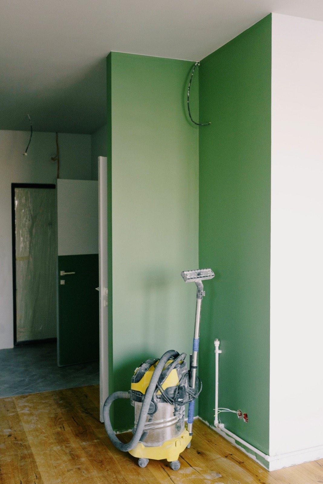Derselbe Raum mit fertigem Anstrich